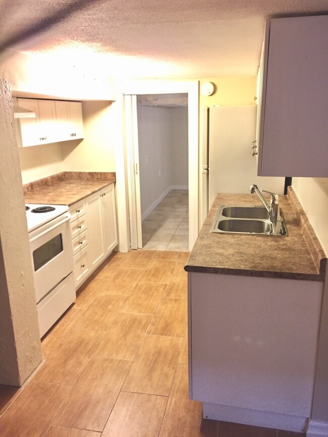 Building Photo - Spacious 1 Bedroom Apartment in Durand