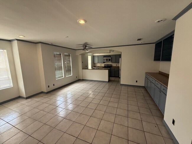 Building Photo - 205 Martingale