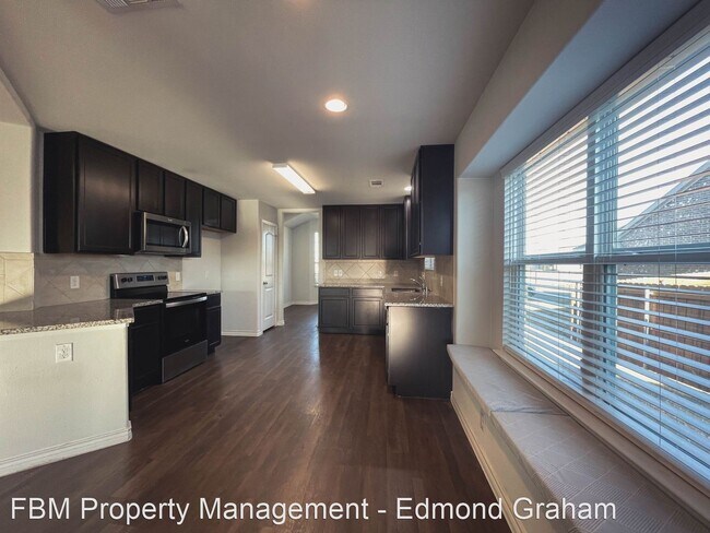 Foto del edificio - 3 br, 2 bath House - 301 Christian RD