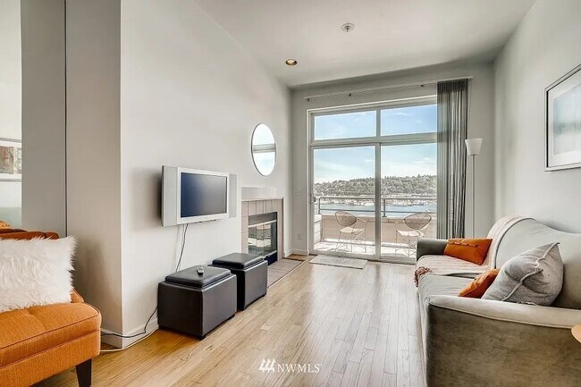 Foto del edificio - 1504 Aurora Ave N