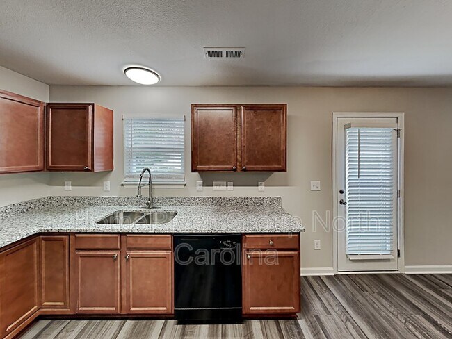 Building Photo - 3028 Desmond Woods Dr