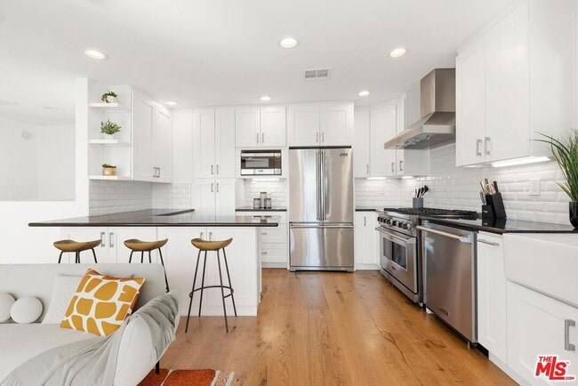 Foto del edificio - 1788 N Orange Grove Ave