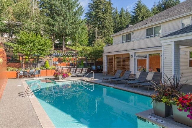 Building Photo - The Heights at Bear Creek