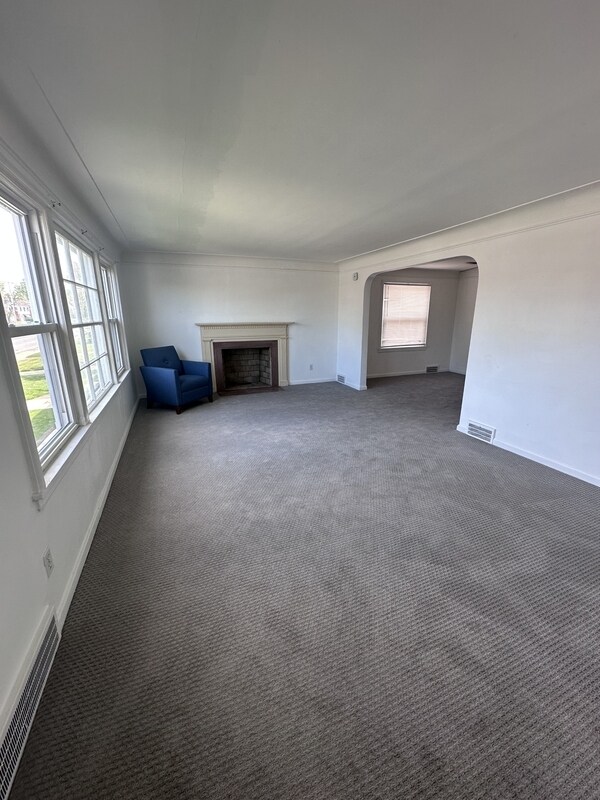 Foto del edificio - 13510 Cedar Rd