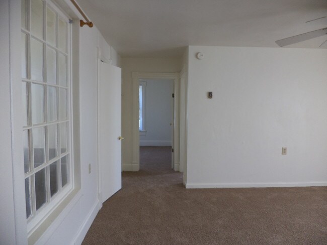 Building Photo - 656 Florida Ave