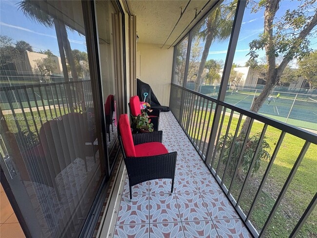 Foto del edificio - 8025 SW 107th Ave