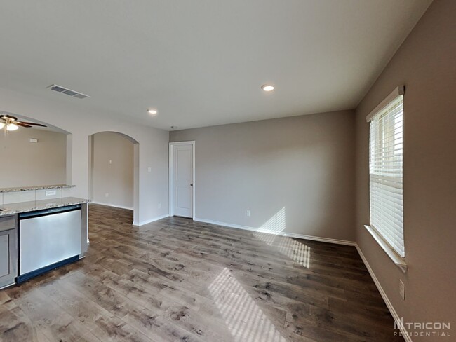 Building Photo - 2514 Henley Dr