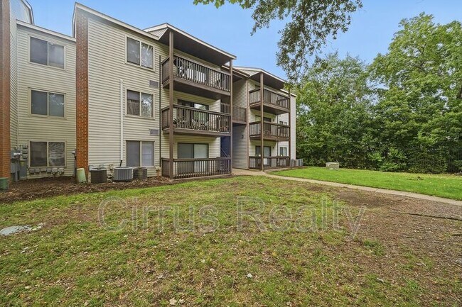 Foto del edificio - 124 Wells Ct