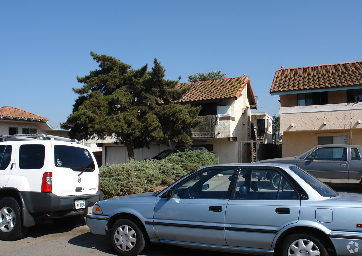Building Photo - 2621 Highland Ave