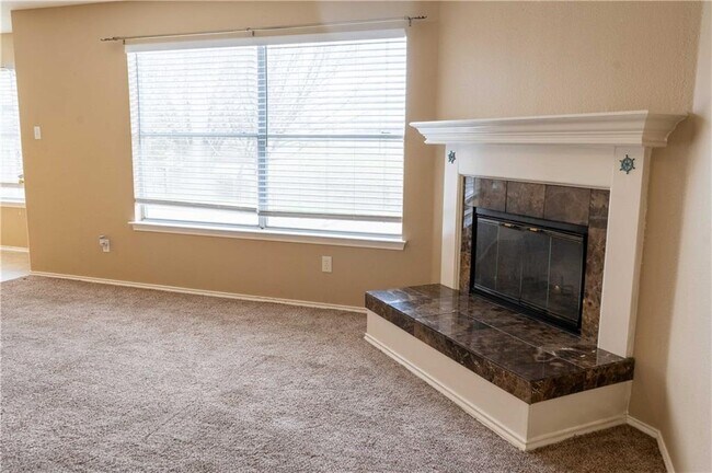 Foto del edificio - 1608 Diana Dr