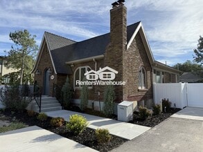 Building Photo - 4555 Highland Dr.