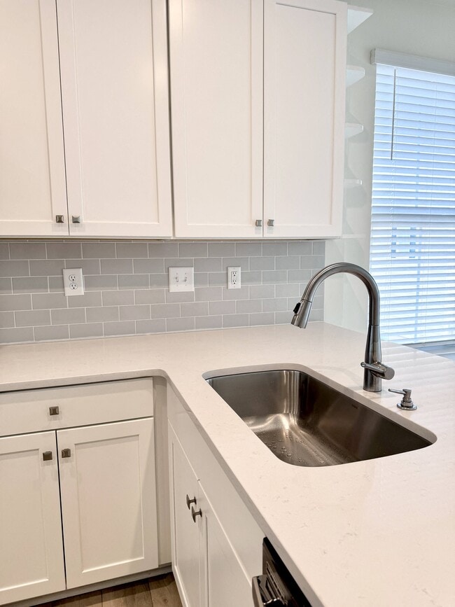 Interior Photo - Queen City Townes