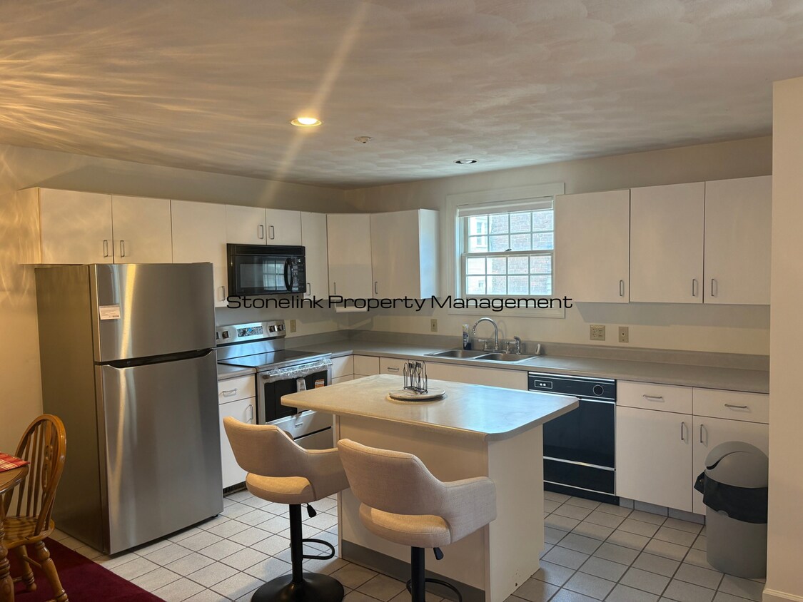 Foto principal - 1427 Westminster St
