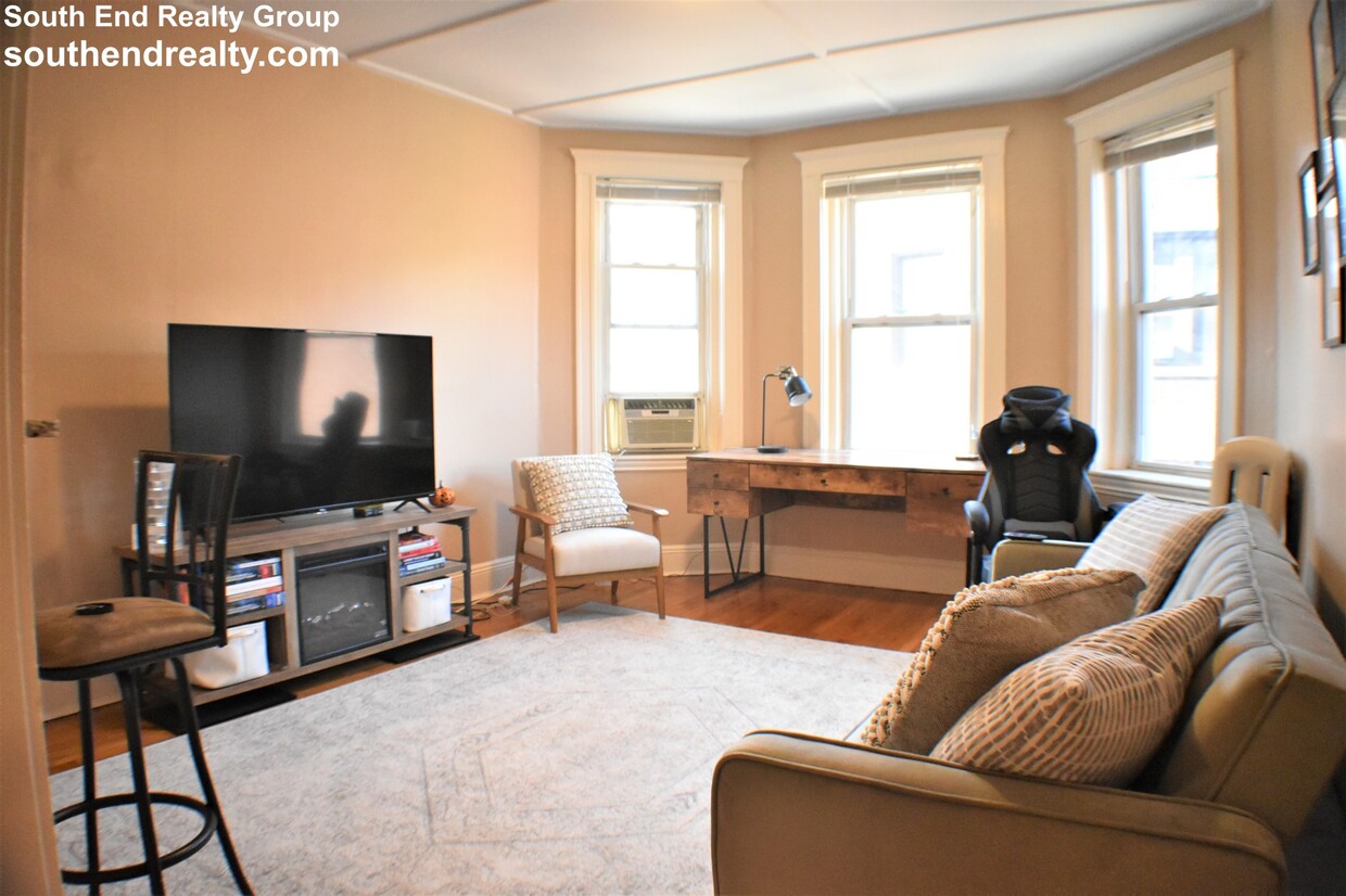 Primary Photo - 125 Park Dr
