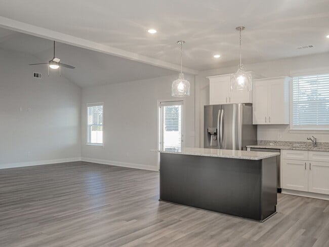 Building Photo - 206 Aunt Bee Blvd