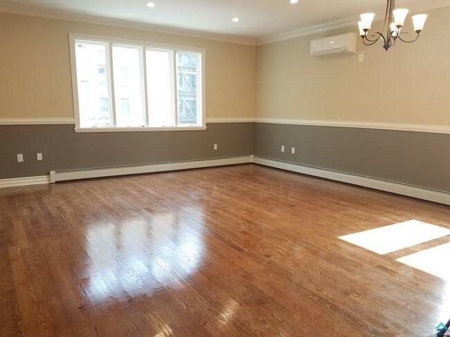 Building Photo - 90 Bay 28Th St