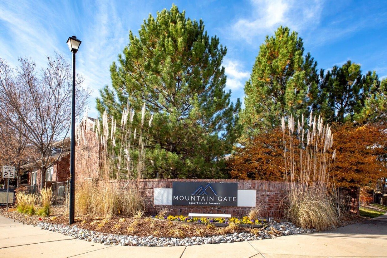 Mountain Gate Apartments in Littleton, CO