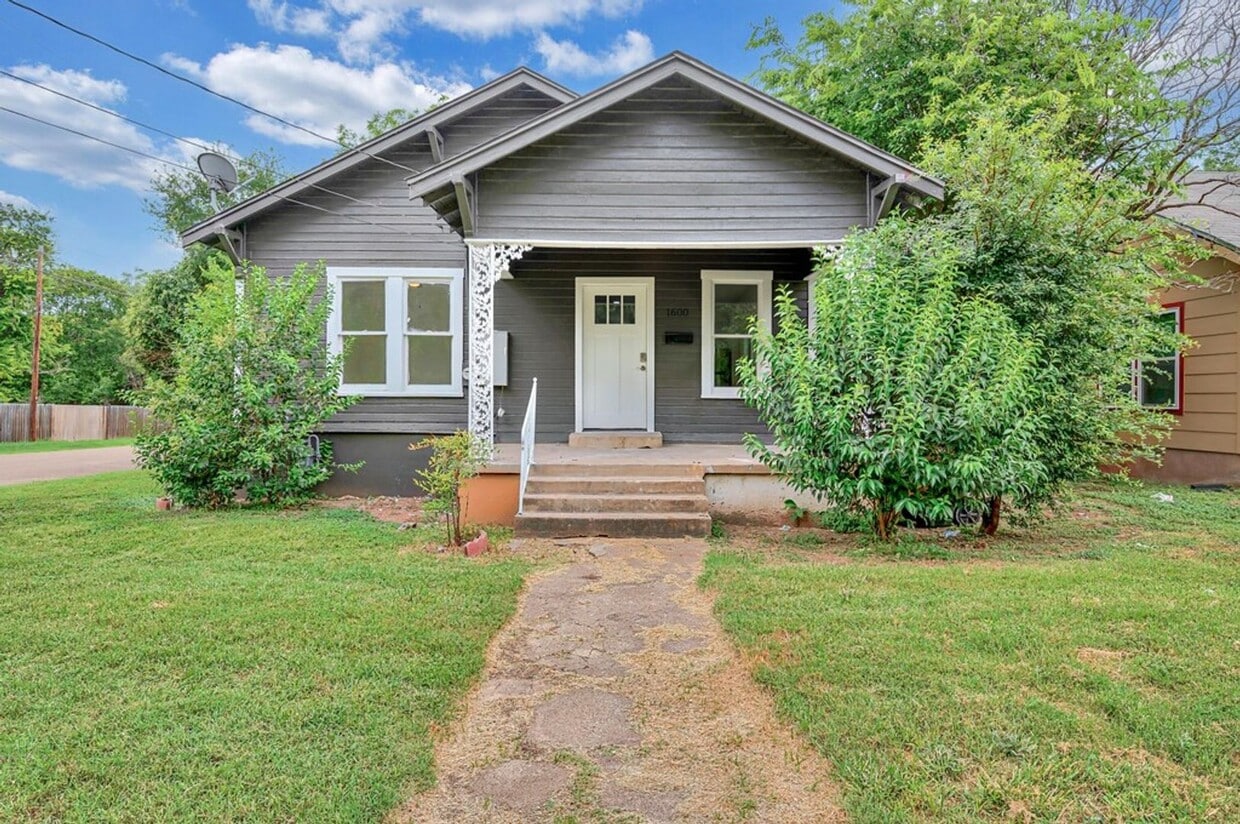 Primary Photo - Newly Renovated 3 Bed, 3 Bath Home in Waco