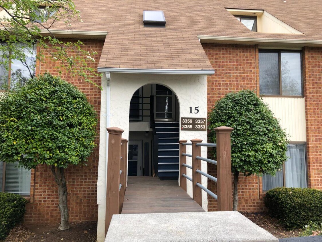 3353 Forest Ct Unit 3353, Cave Spring, VA 24018 Condo for Rent in