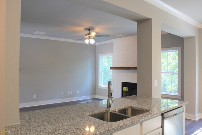 Building Photo - 225 Melba Ln