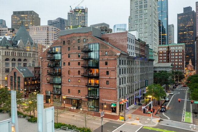 Alt Exterior - Greenway Place