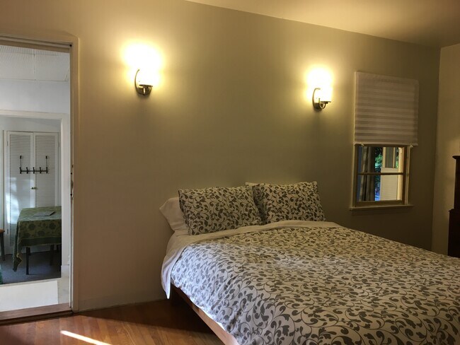 Bedroom - 4033 Stone Canyon Ave