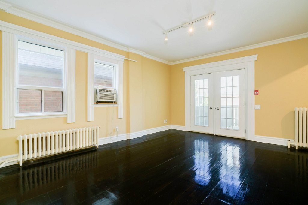 Primary Photo - 1 Bedroom Suite on Spadina Rd. in the Annex