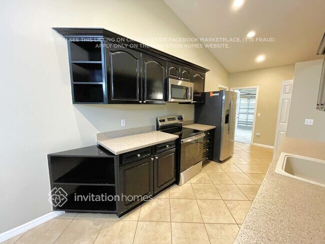 Foto del edificio - 17910 Simmons Rd