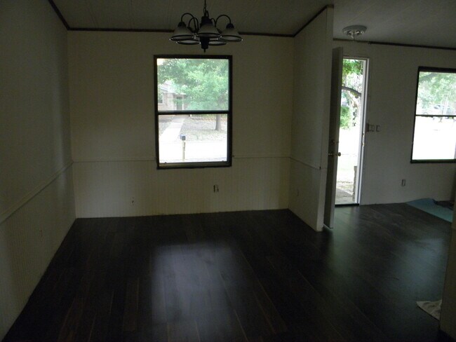 Foto del edificio - 301 Windmere Cir