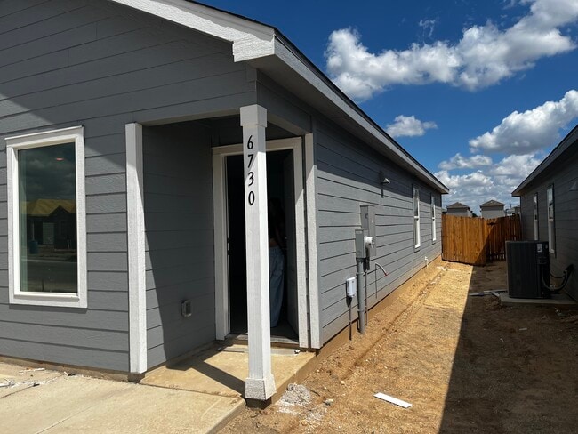 Building Photo - 6730 Chert Chase