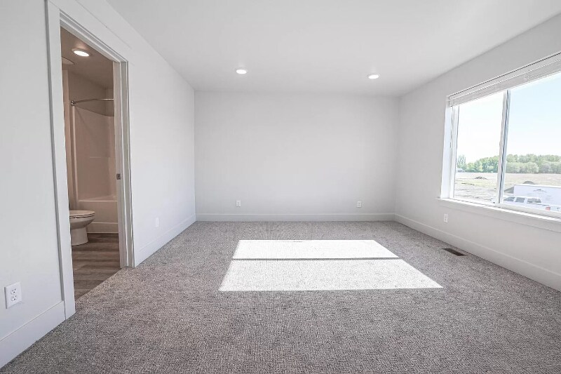 335 1580 E, Hyrum, UT 84319 Townhome Rentals in Hyrum UT