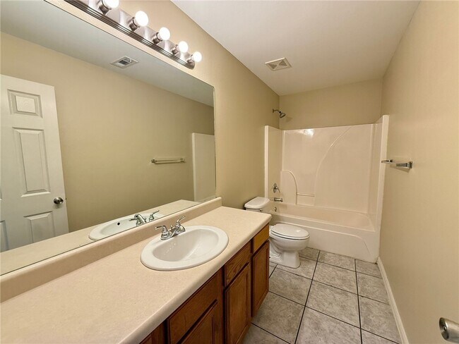 Foto del edificio - 335 Graystone Cir