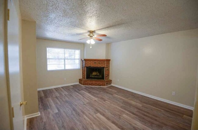 Building Photo - 2439 Ramblewood Ct
