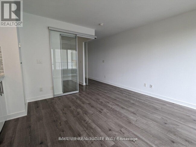 Building Photo - 58 Orchard View Blvd