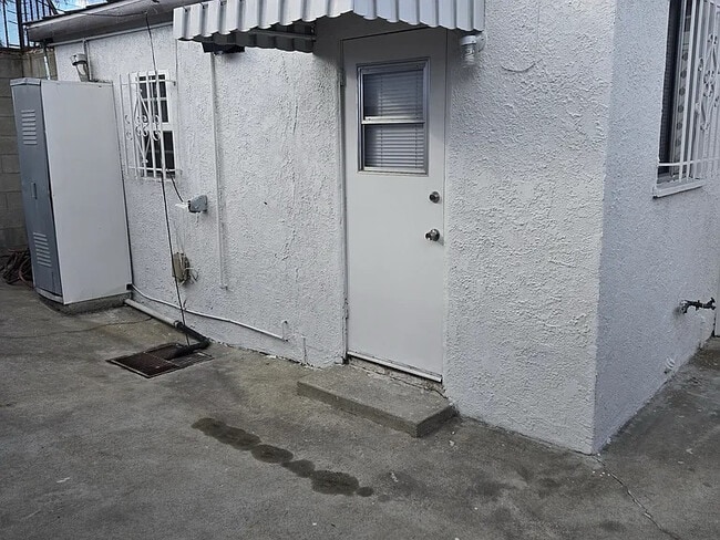 Building Photo - 11934 S Inglewood Ave