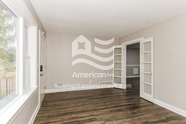 Foto del edificio - 4527 Robney Dr