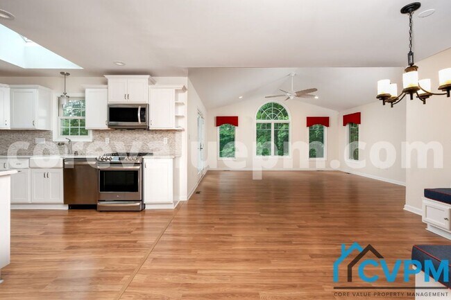 Foto del edificio - 4702 Shelley Ln