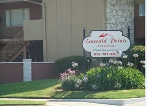 Building Photo - Emerald Pointe Apartments