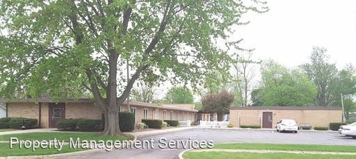 Primary Photo - 952 W Walnut St