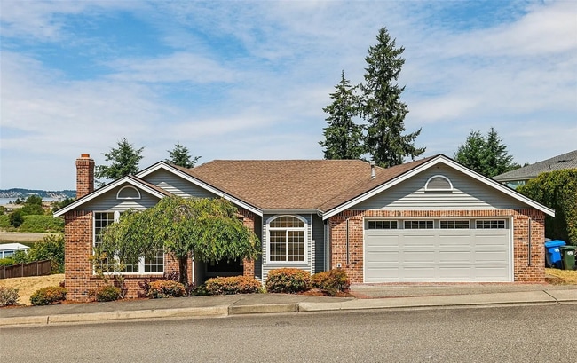 Building Photo - Stunning Fully Remodeled 4-Bedroom Waterfront Home in Steilacoom — Minutes From Chambers Bay