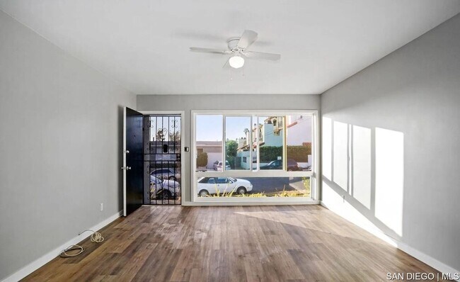 Building Photo - 4725 Iroquois Ave