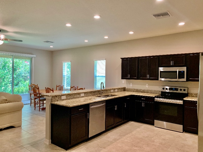 Building Photo - 1074 Grantham Dr