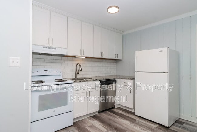 Building Photo - 2325 15th St NE