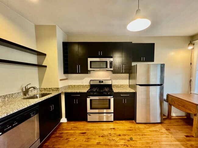 Foto del edificio - 1039 N Wood St