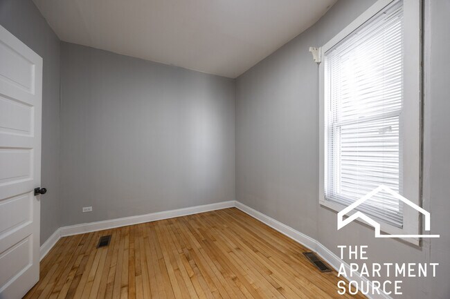 Building Photo - 3714 W Cortland St