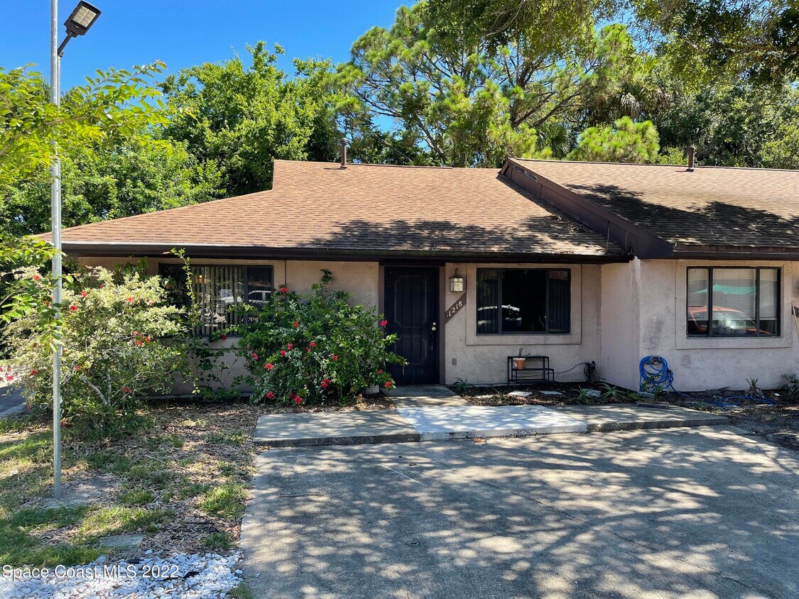 Primary Photo - 1218 Shady Pines Ln