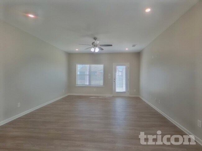 Building Photo - 346 Crandon Rd