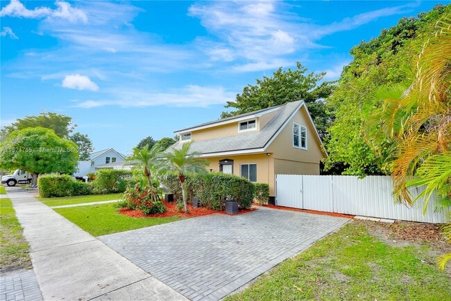 Building Photo - 17780 SW 112th Ct