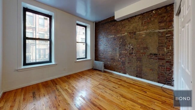 Building Photo - 43 Clinton St