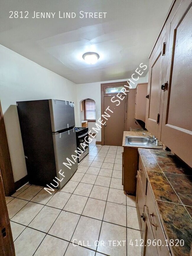 Foto del edificio - 2812 Jenny Lind St